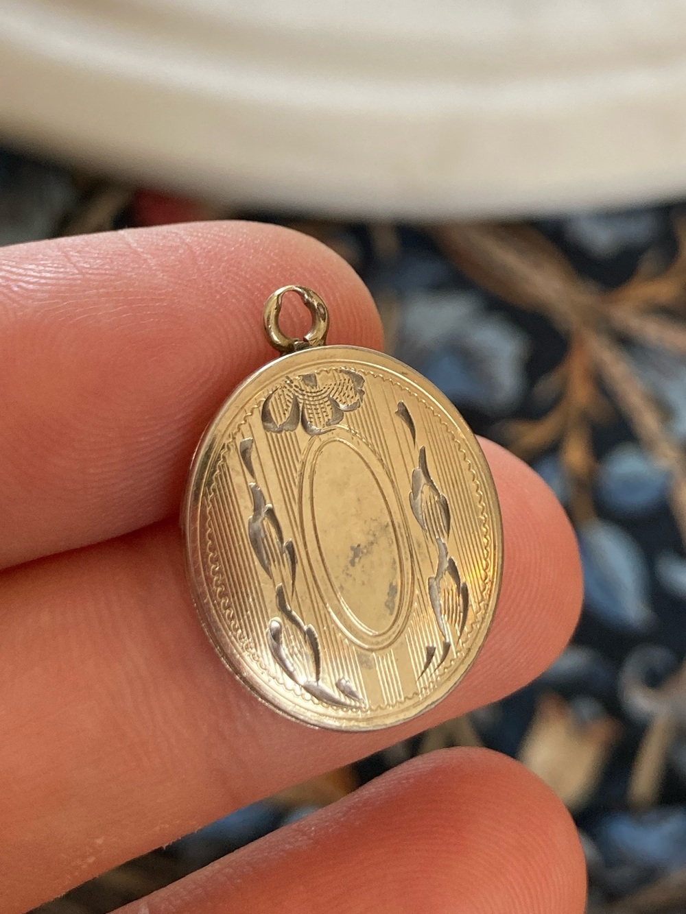 Antique Victorian Engraved Detail Oval Gold-Filled Locket
